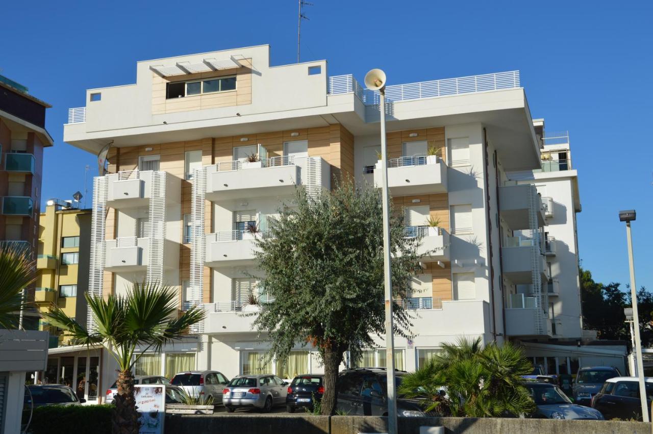 Hotel Record Riccione Dış mekan fotoğraf