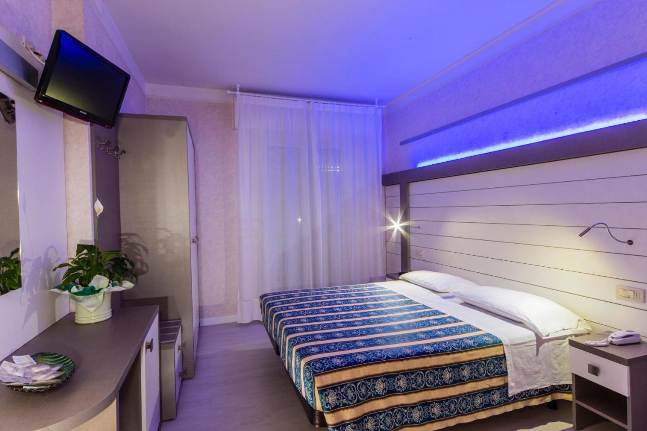 Hotel Record Riccione Dış mekan fotoğraf