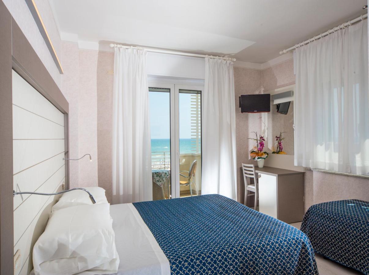 Hotel Record Riccione Dış mekan fotoğraf