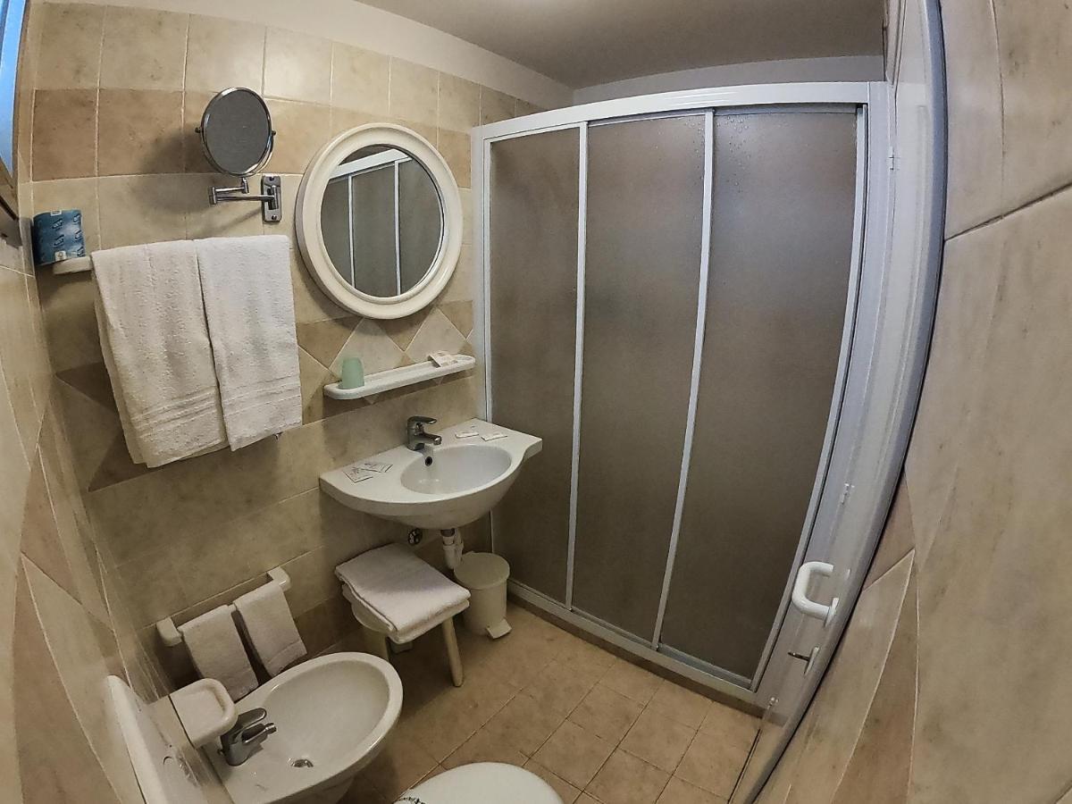 Hotel Record Riccione Dış mekan fotoğraf