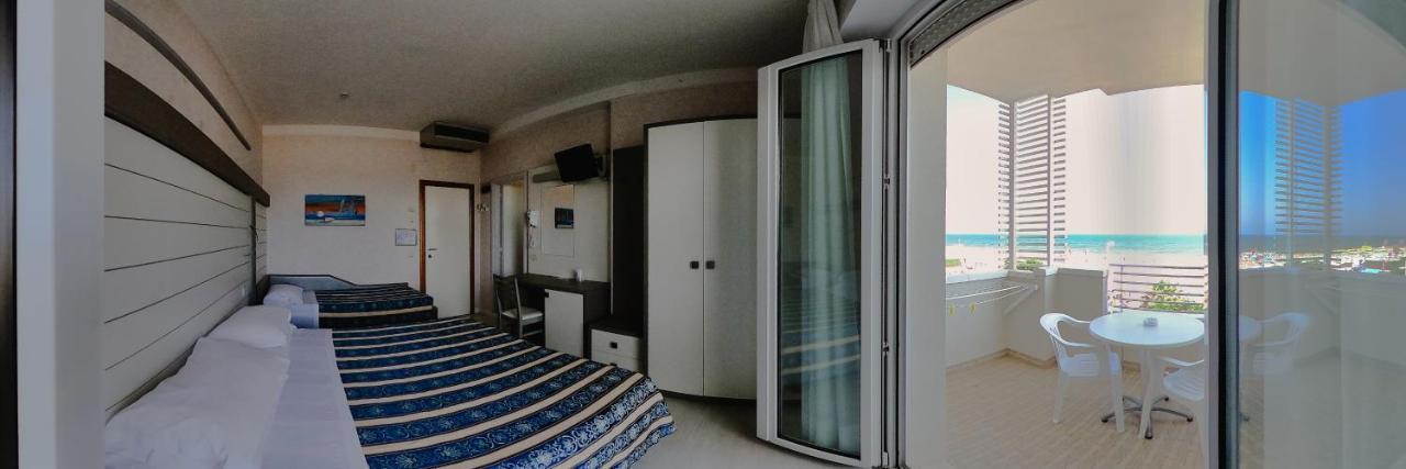 Hotel Record Riccione Dış mekan fotoğraf