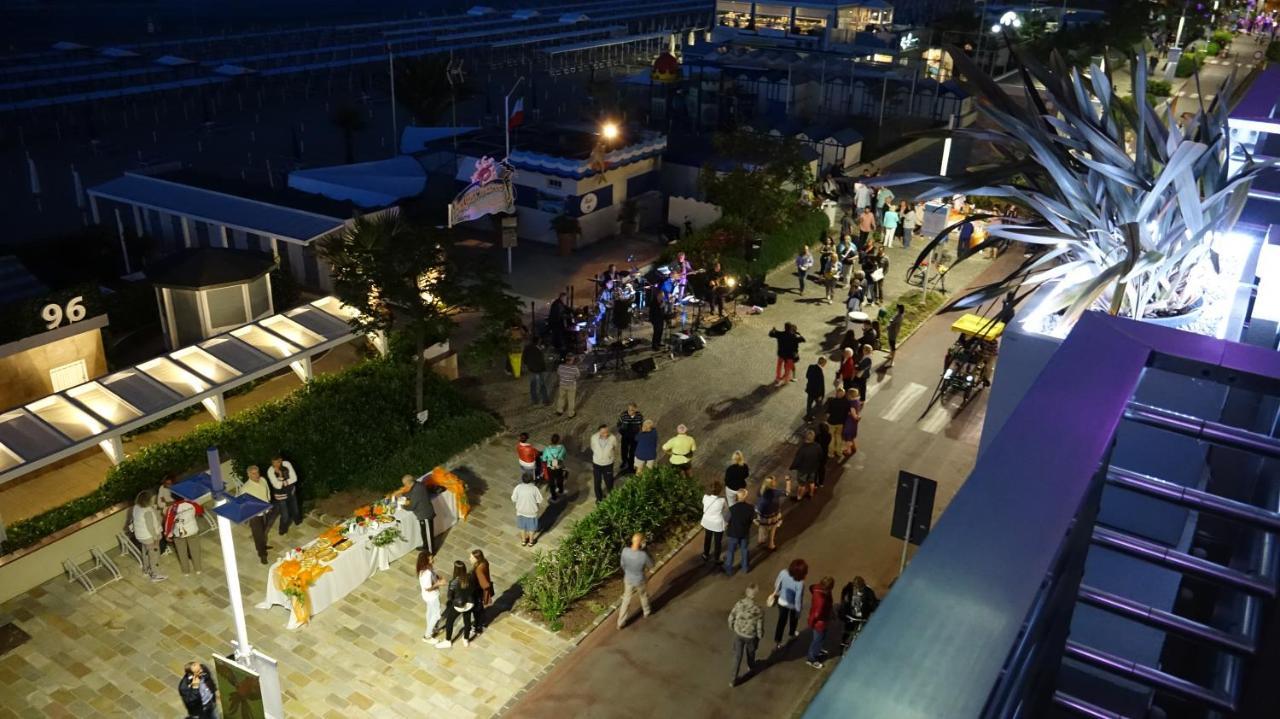 Hotel Record Riccione Dış mekan fotoğraf