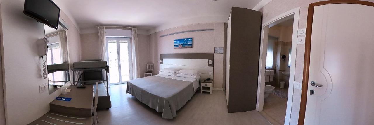 Hotel Record Riccione Dış mekan fotoğraf