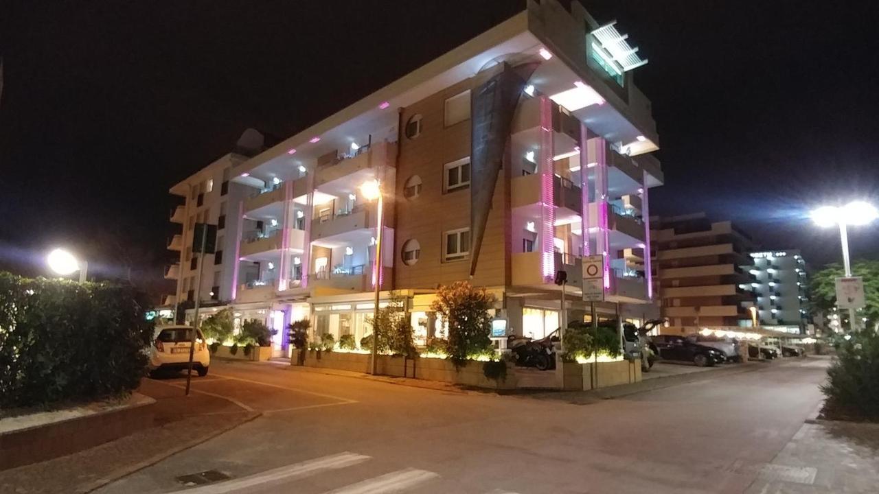 Hotel Record Riccione Dış mekan fotoğraf
