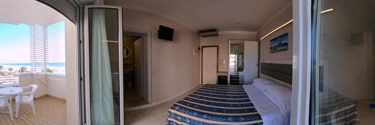 Hotel Record Riccione Dış mekan fotoğraf
