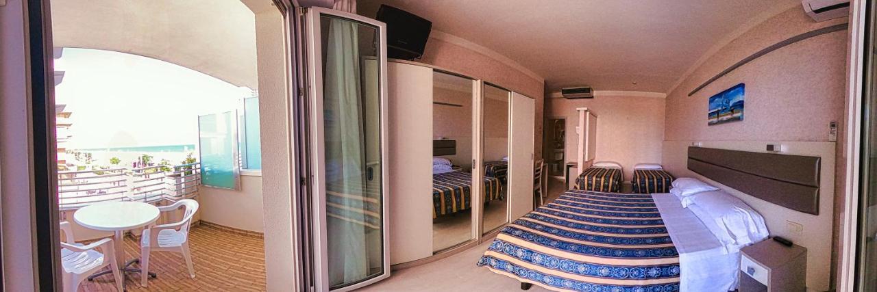 Hotel Record Riccione Dış mekan fotoğraf