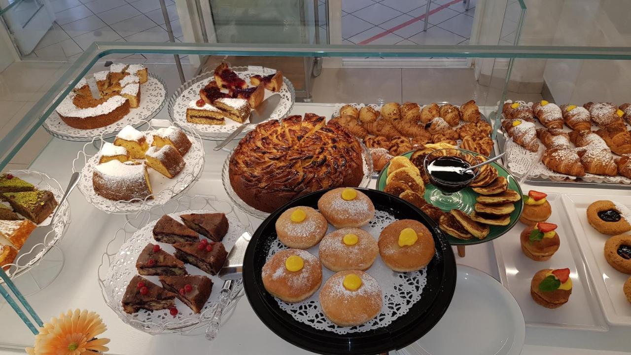 Hotel Record Riccione Dış mekan fotoğraf
