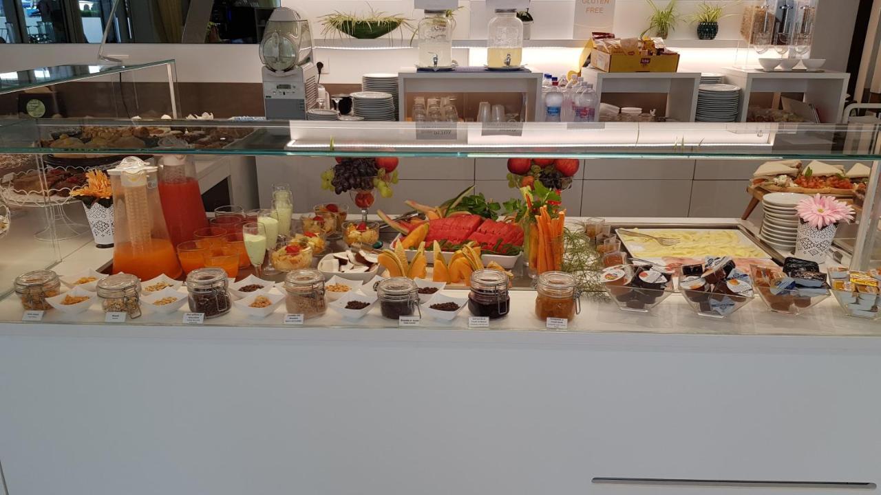 Hotel Record Riccione Dış mekan fotoğraf