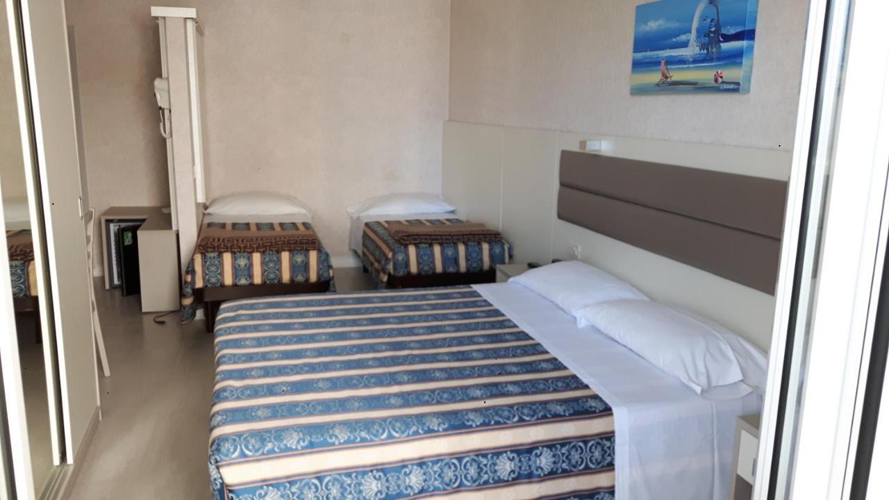 Hotel Record Riccione Dış mekan fotoğraf
