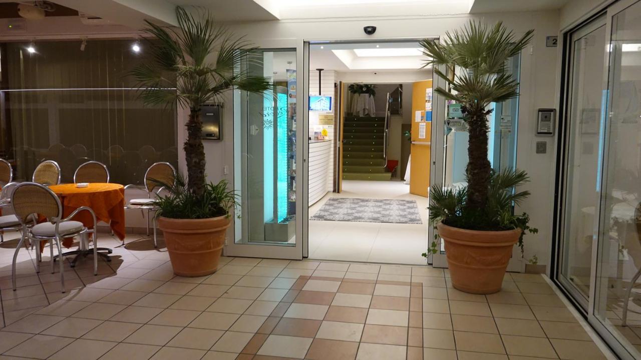 Hotel Record Riccione Dış mekan fotoğraf